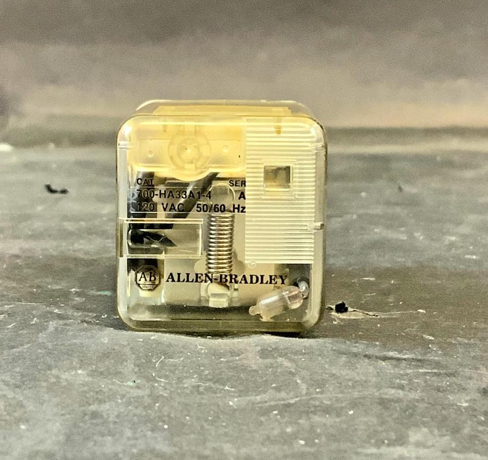 Used ALLEN BRADLEY 700 HA33A1-4 SERIES A ($10 OBO)