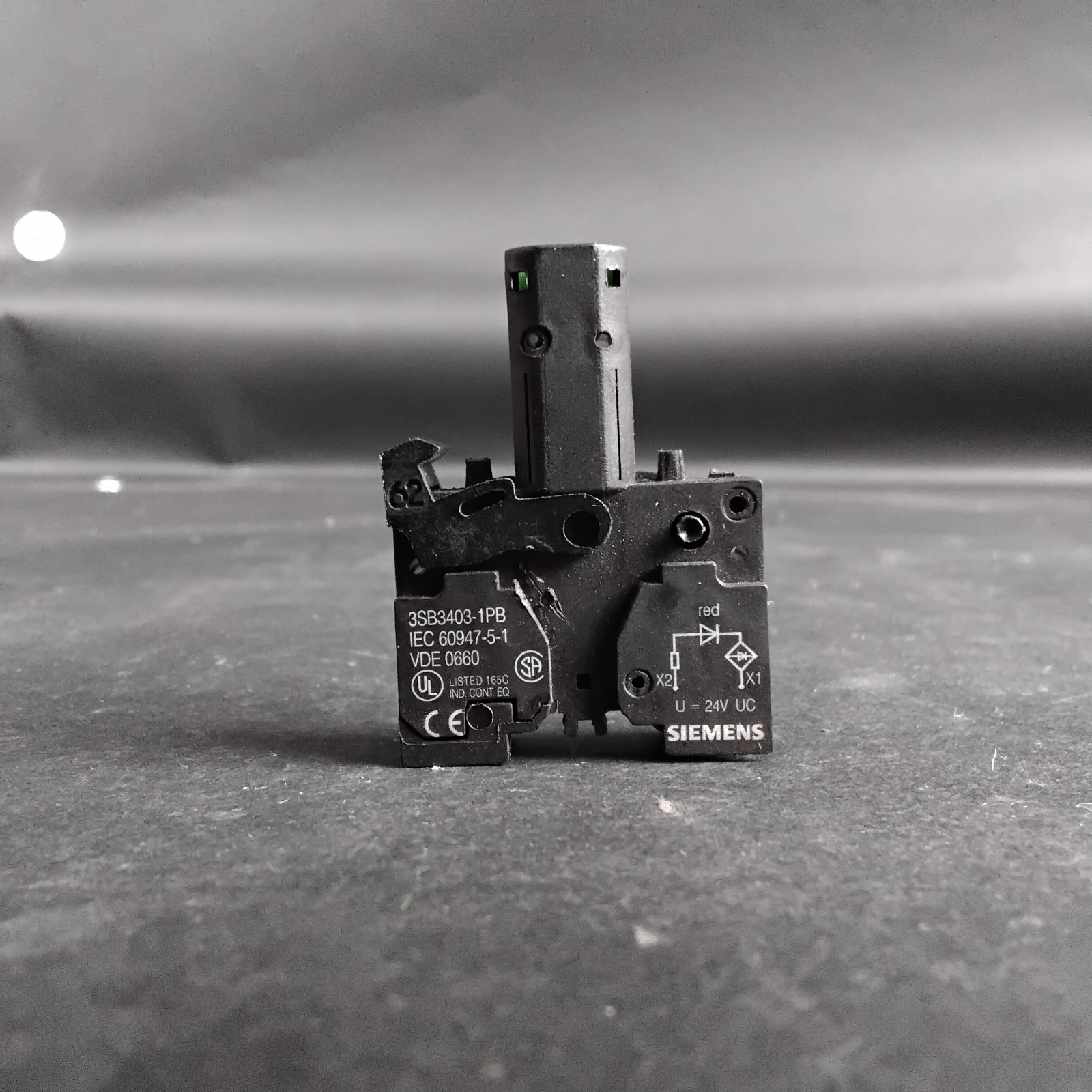 Used SIEMENS 3SB3403-1PB CONTACT BLOCK ($15 OBO)