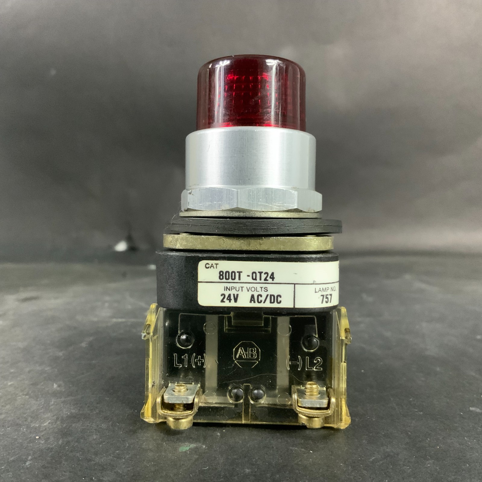 Used ALLEN BRADLEY 800T-QT24 RED PUSHBUTTON ($17 OBO)