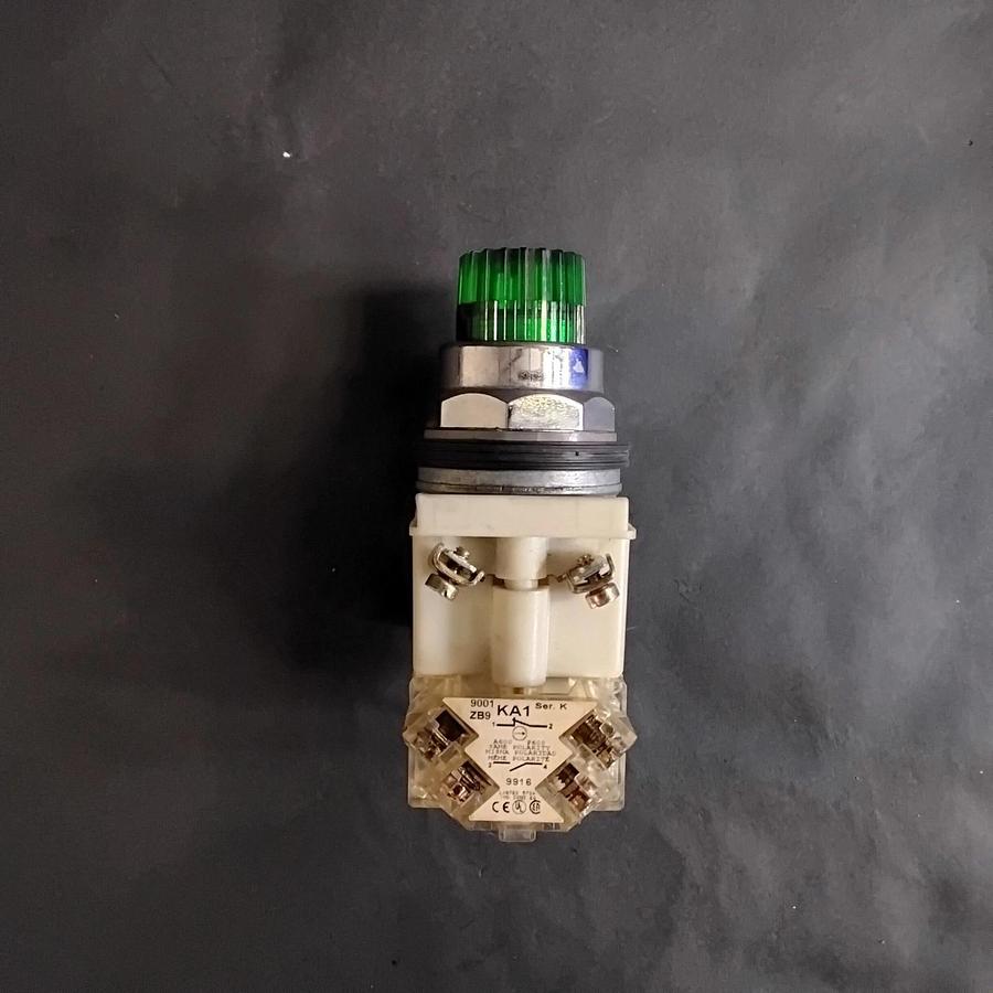 Used SCHNEIDER ELECTRIC 9001KM1 CONTACT BLOCK ($75 OBO)
