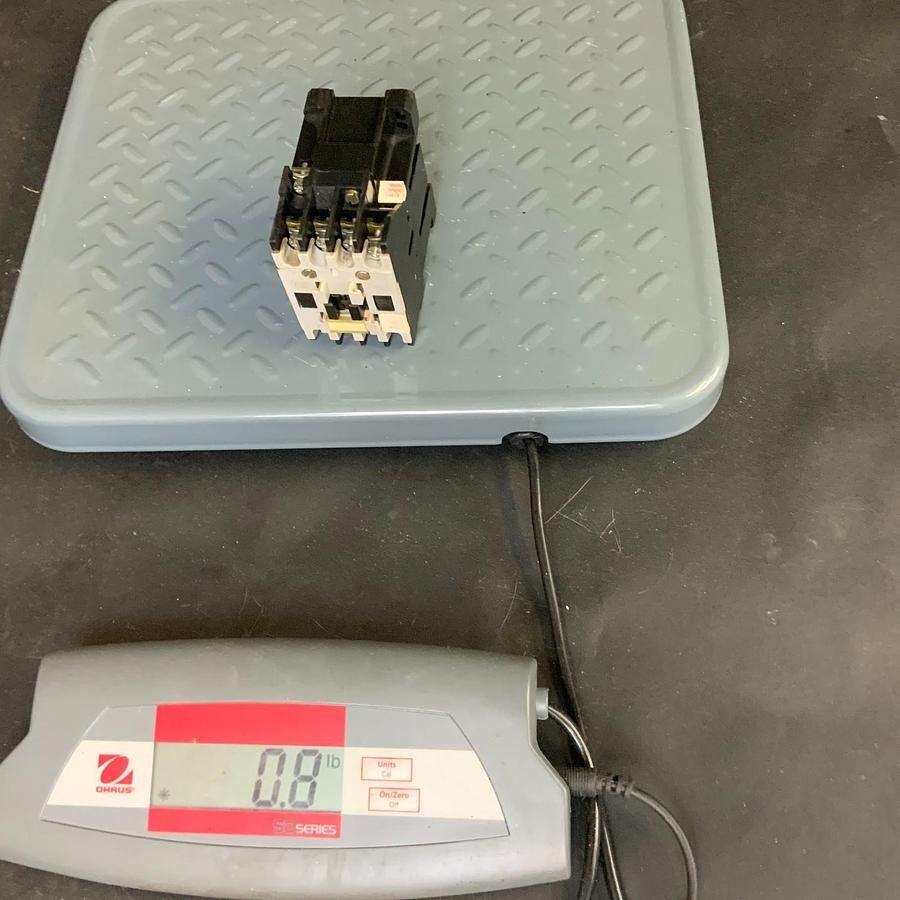 Used ALLEN BRADLEY 100-A CONTACTOR A09 ($5 OBO)