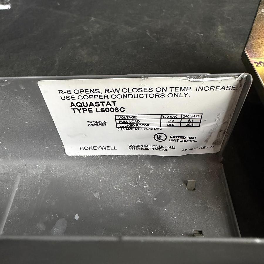 Used HONEYWELL TYPE L6006C AQUASTAT CONTROLLER