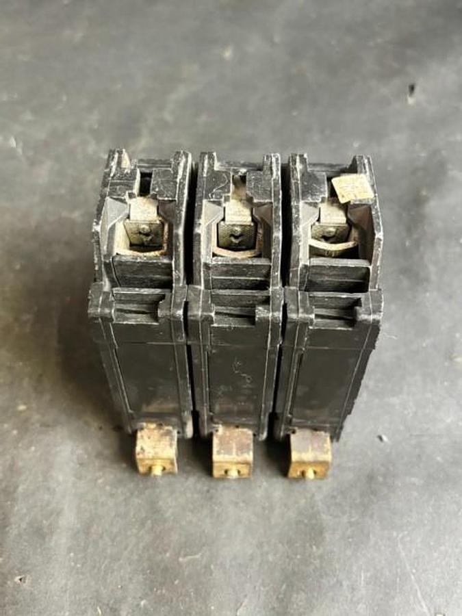 Used GENERAL ELECTRIC THQB32060 CIRCUIT BREAKER