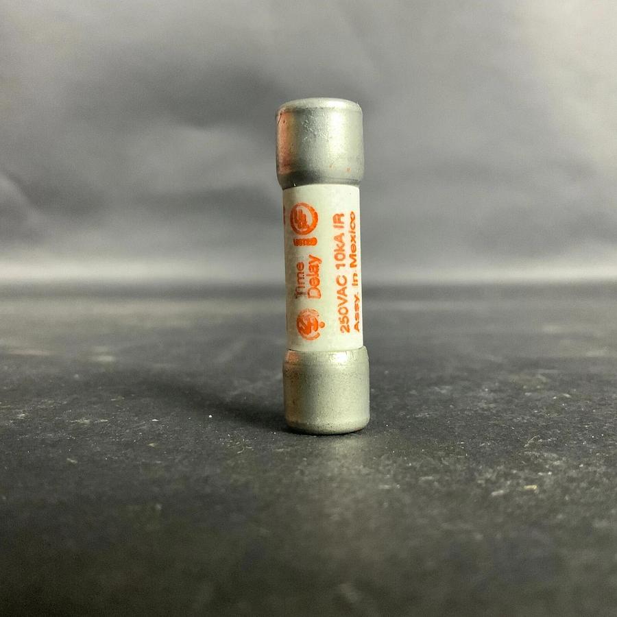 Used BOX OF 10 - FERRAZ SHAWMUT TRM8 GLASS MIDGET FUSES ($70 OBO) - BRAND NEW IN BOX