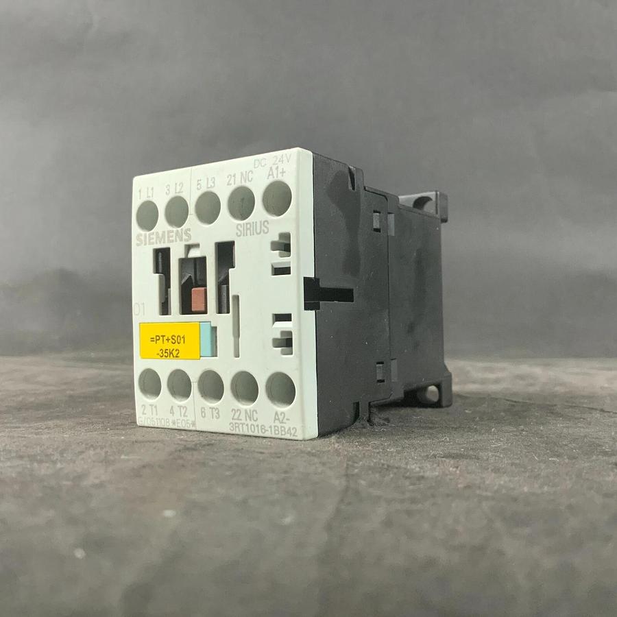Used SIEMENS 3RT1016-1BB42 CONTACTOR ($30 OBO)