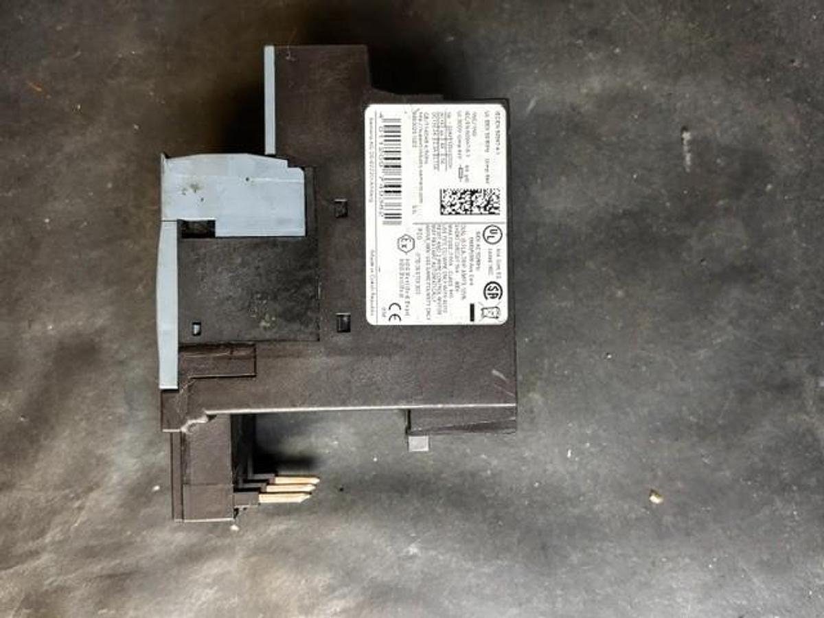 Used SIEMENS 3RB3026-1QE0 OVERLOAD RELAY