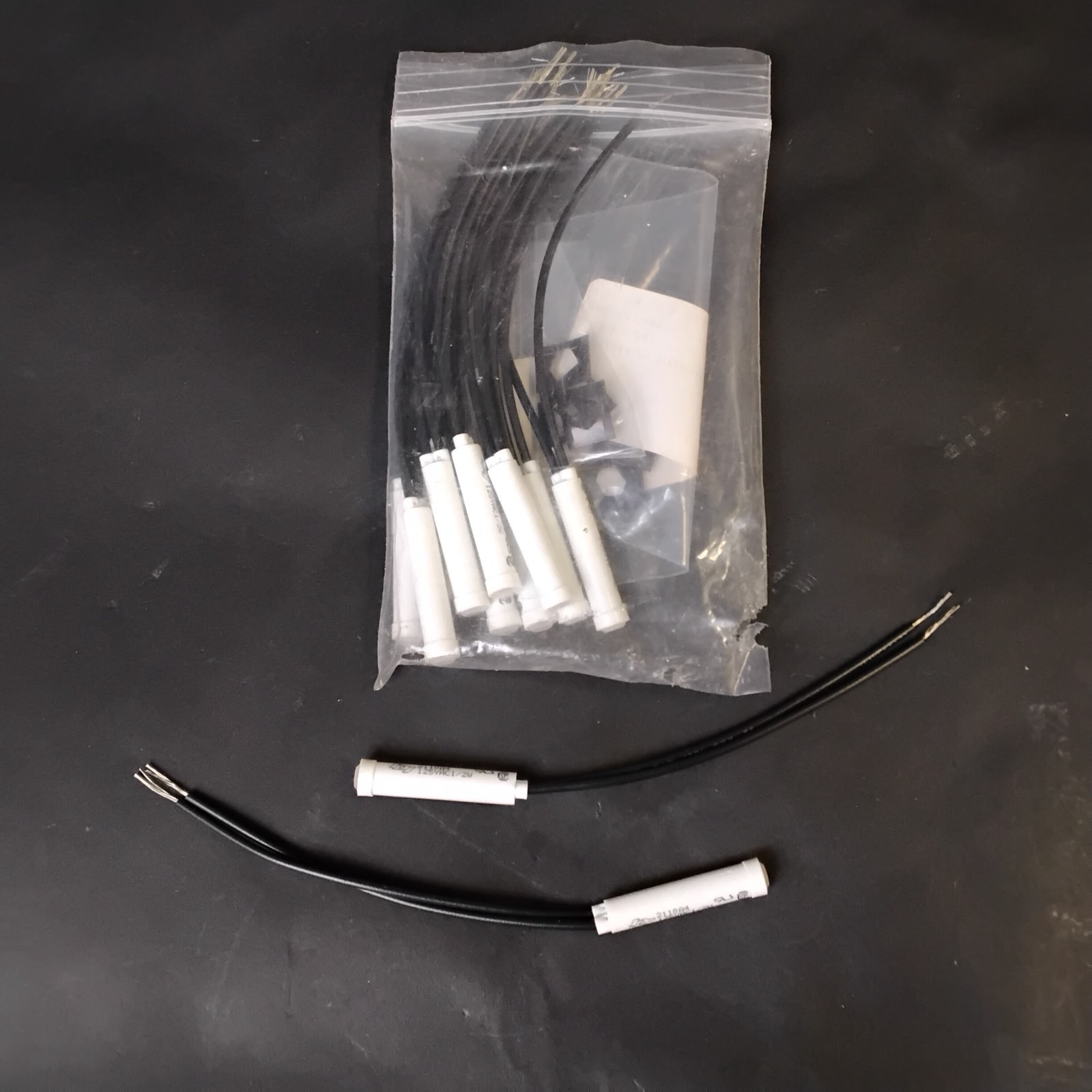 Used IDI 2110A4 INDICATOR LAMP-GROUP OF 12 ($27 OBO)