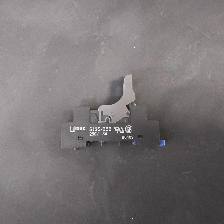 Used IDEC SJ2S-05B RELAY ($10 OBO)