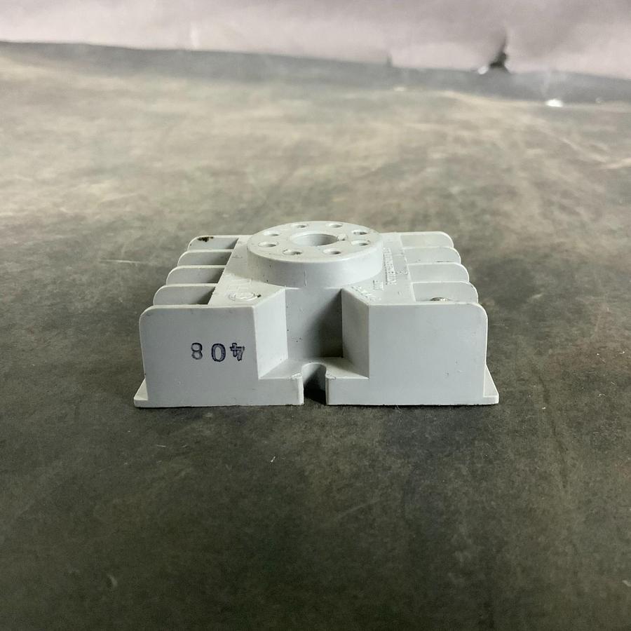 Used POTTER & BRUMFIELD 27E122 RELAY SOCKET ($3 OBO)