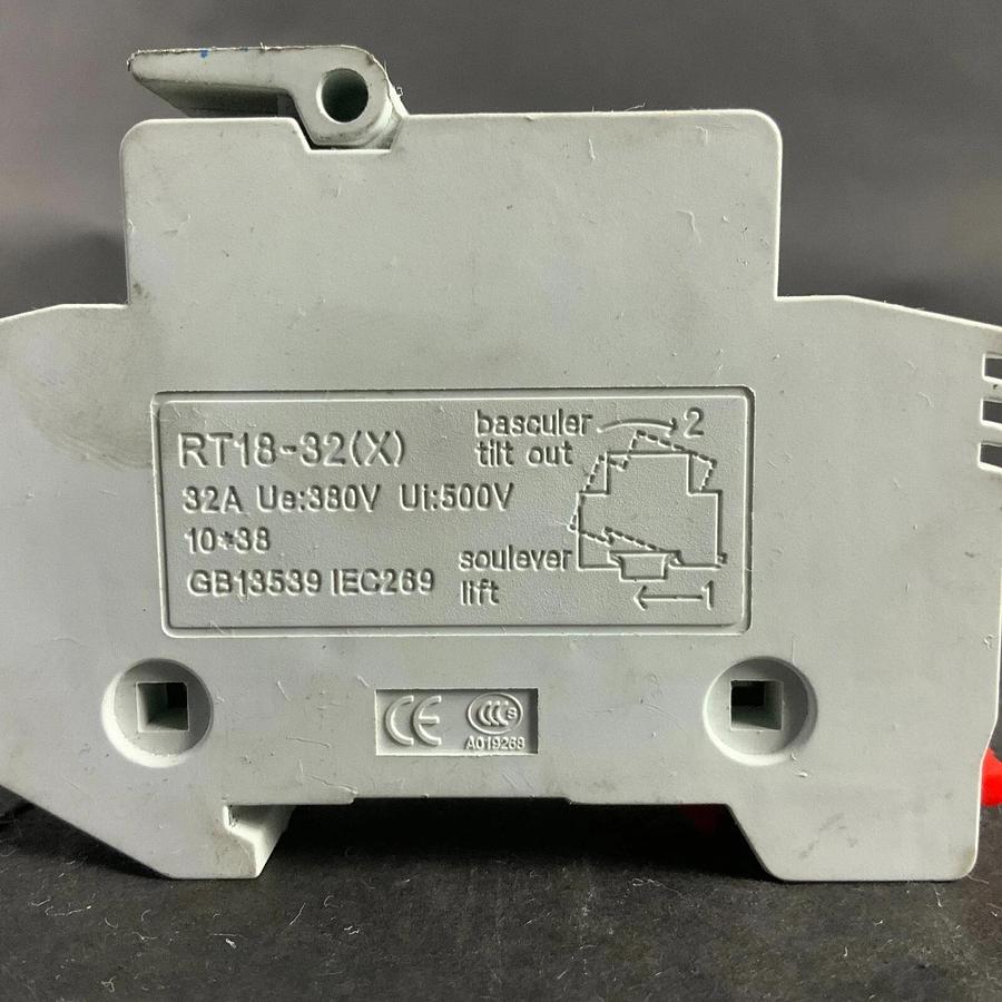 Used MRO STOP RT18-32X FUSE HOLDER BASE ($10 OBO)