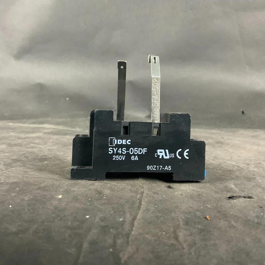 Used IDEC SY4S-05DF RELAY SOCKET ($7 OBO)