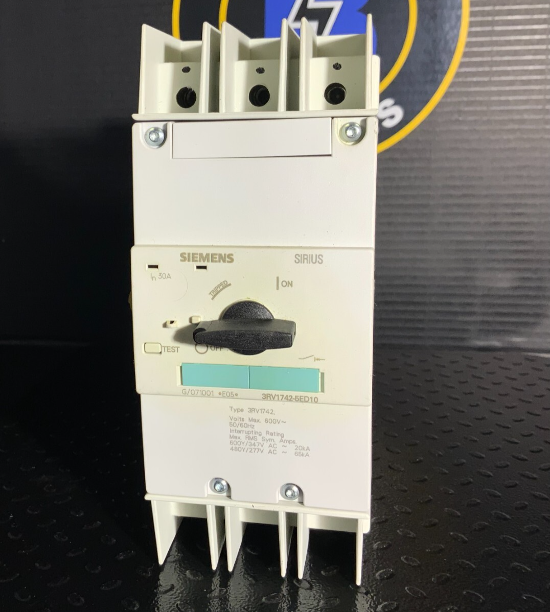 Used SIEMENS 3RV1742-5ED10 INDUSTRIAL CIRCUIT BREAKER ($15 OBO)