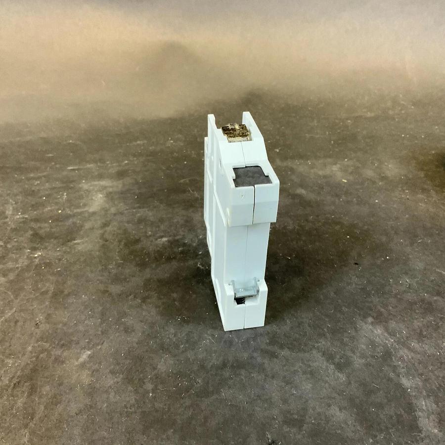 Used SIEMENS 5SN1 G2A CIRCUIT BREAKER ($10 OBO)