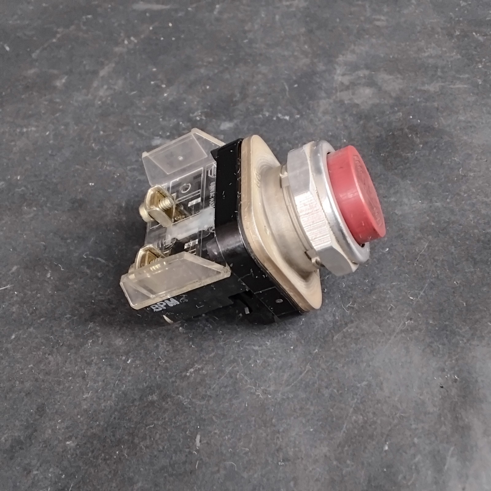Used ALLEN BRADLEY 800T-B6 SERIES N PUSHBUTTON SWITCH ($16 OBO)