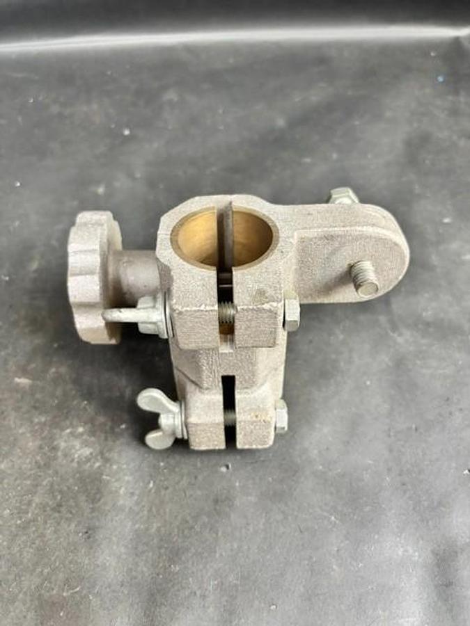 Used ACCURA 7/8" BORE UPPER GUIDE ASSEMBLY BRACKET
