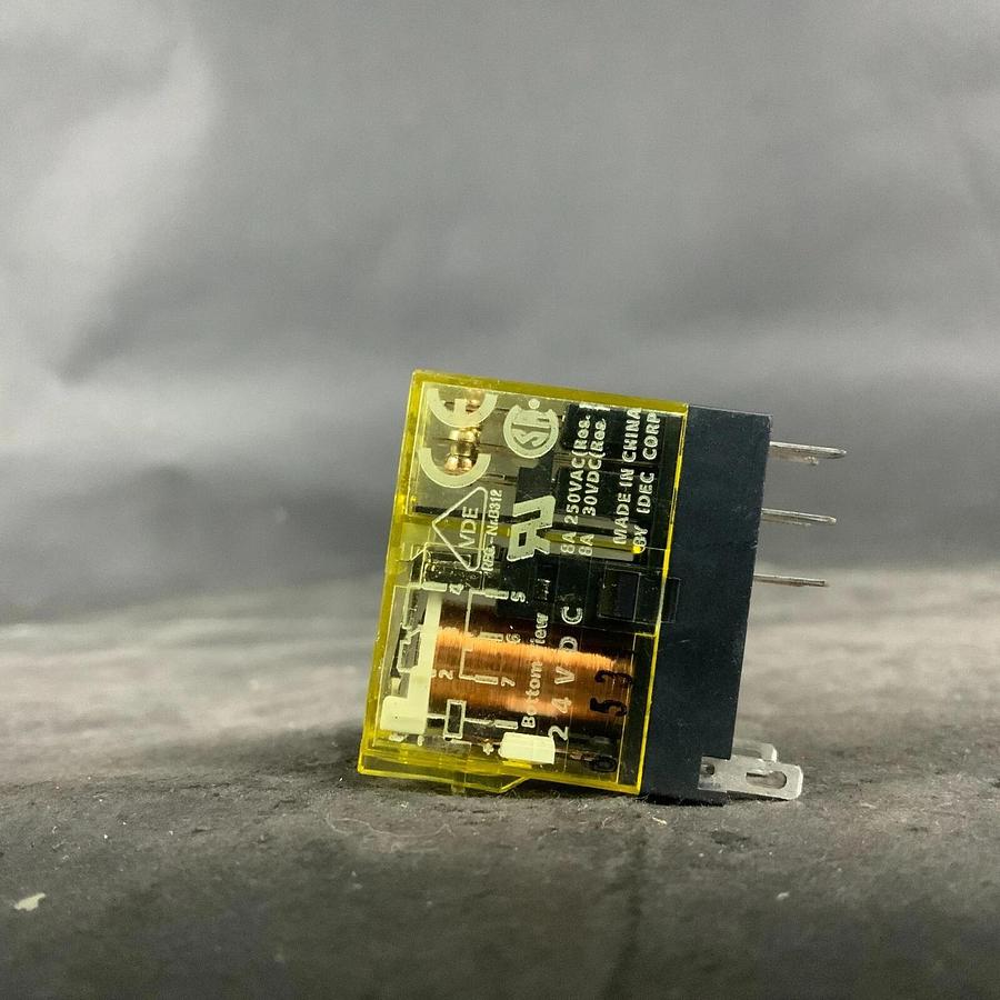 Used IDEC RJ2S-CLD-D24 PLUG IN TERMINAL ($12 OBO)