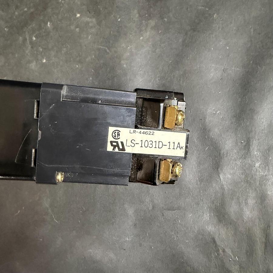 Used TOKYO ELECTRIC LS-1031D-11A RED PUSHBUTTON ($25 OBO)
