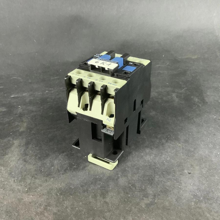 Used TELEMECANIQUE LC1-D0910-P7 CONTACTOR (