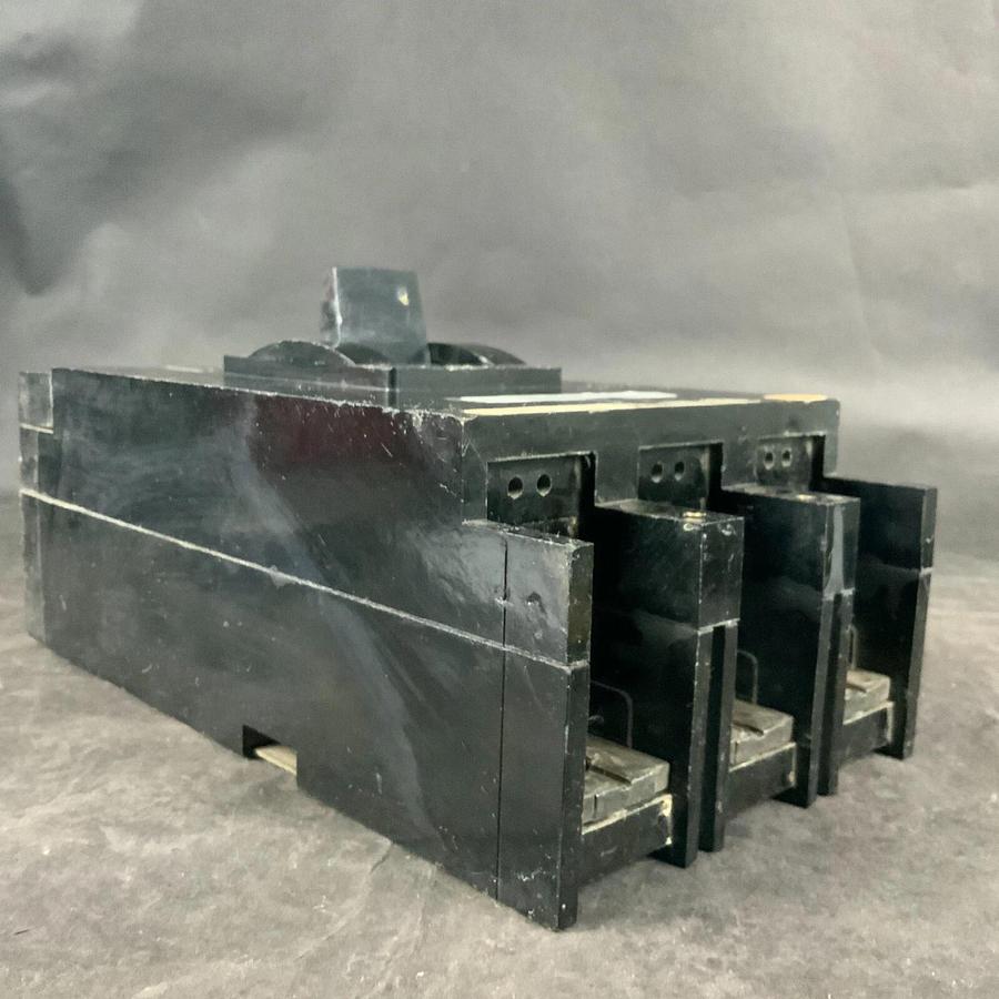 Used SQUARE D LAL36300 CIRCUIT BREAKER ($225 OBO)