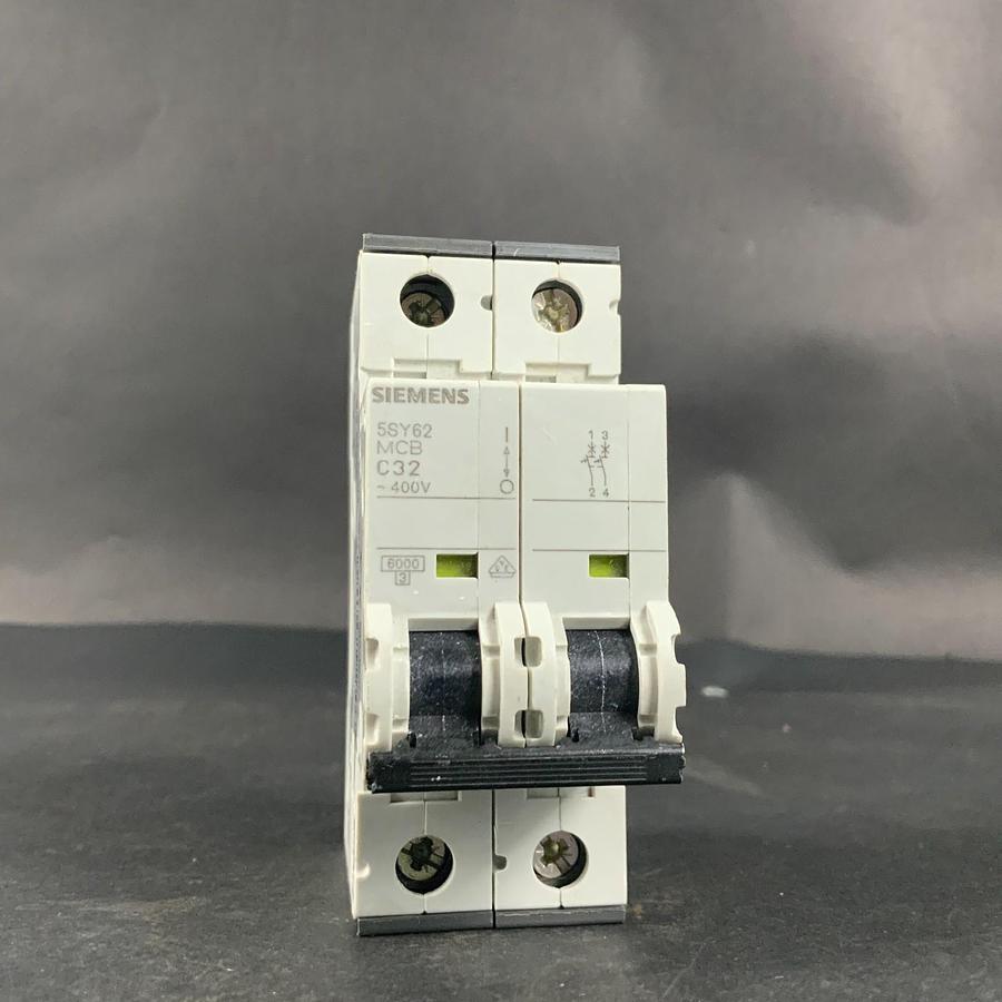 Used SIEMENS 5SY6232-7 CIRCUIT BREAKER ($25 OBO)
