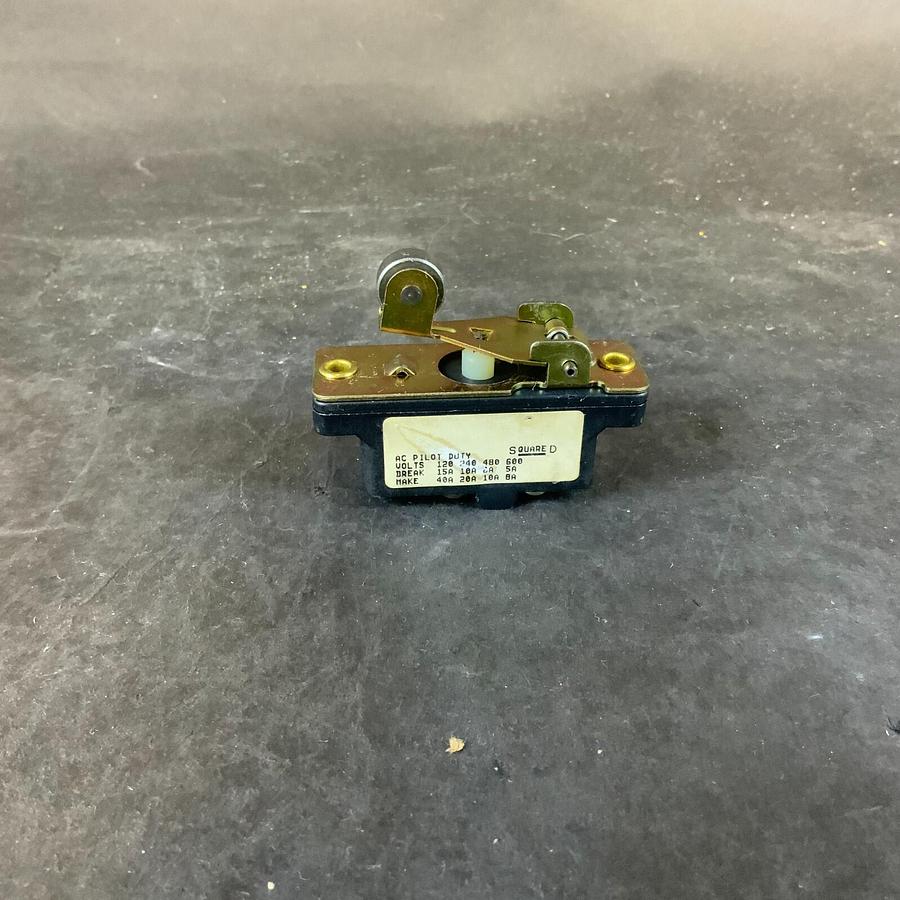 Used SQUARE D 9007 AB-41 SNAP SWITCH