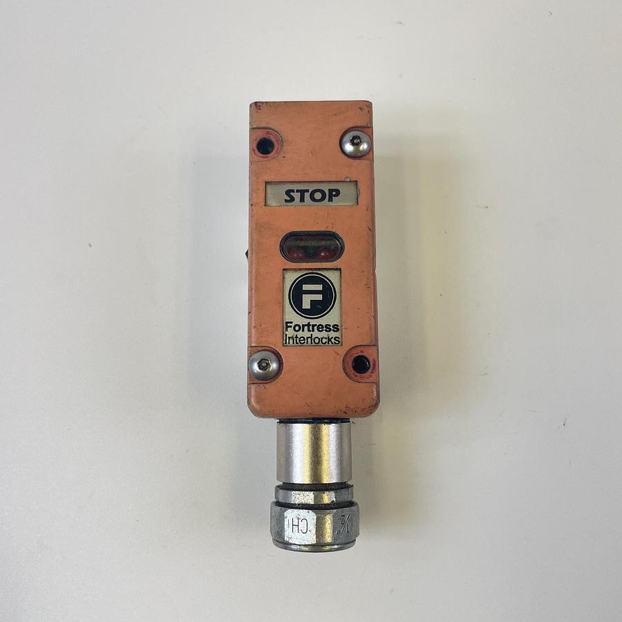 Used FORTRESS INTERLOCKS 0542 0847 STOP SWITCH SAFETY INTERLOCK INDUSTRIAL CONTROL