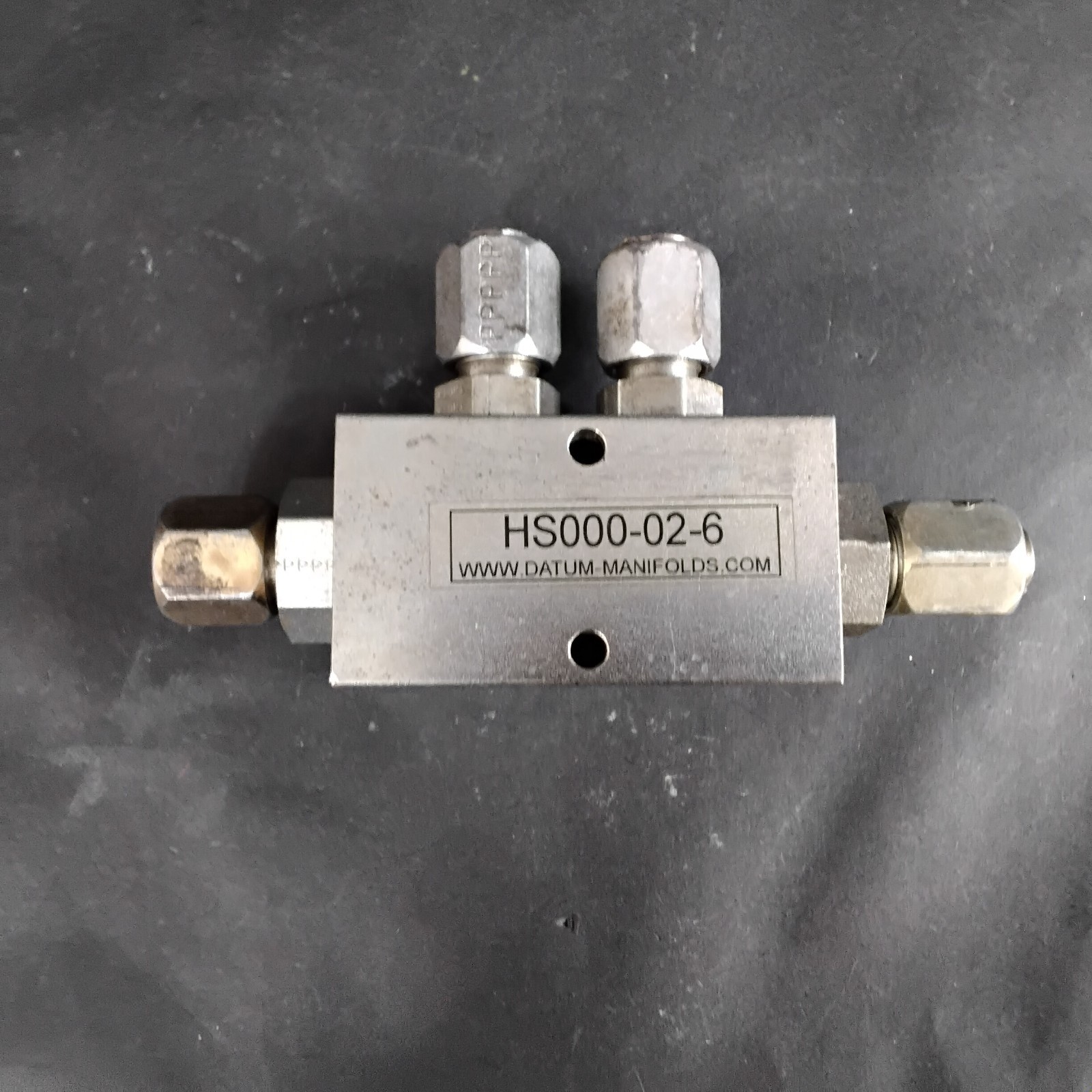 Used DATUM-A-INDUSTRIES HS000-02-6 HYDRAULIC MANIFOLD ($25 OBO)