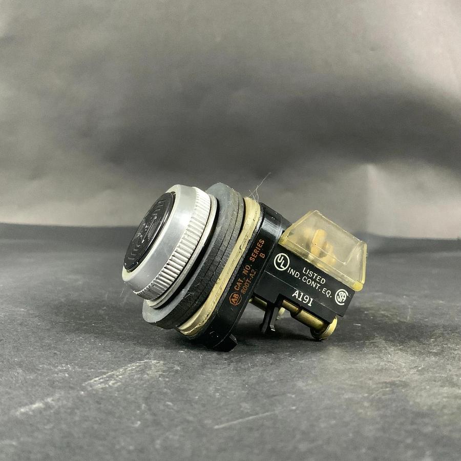 Used ALLEN BRADLEY 800T-A2 PUSH BUTTON ($30 OBO)