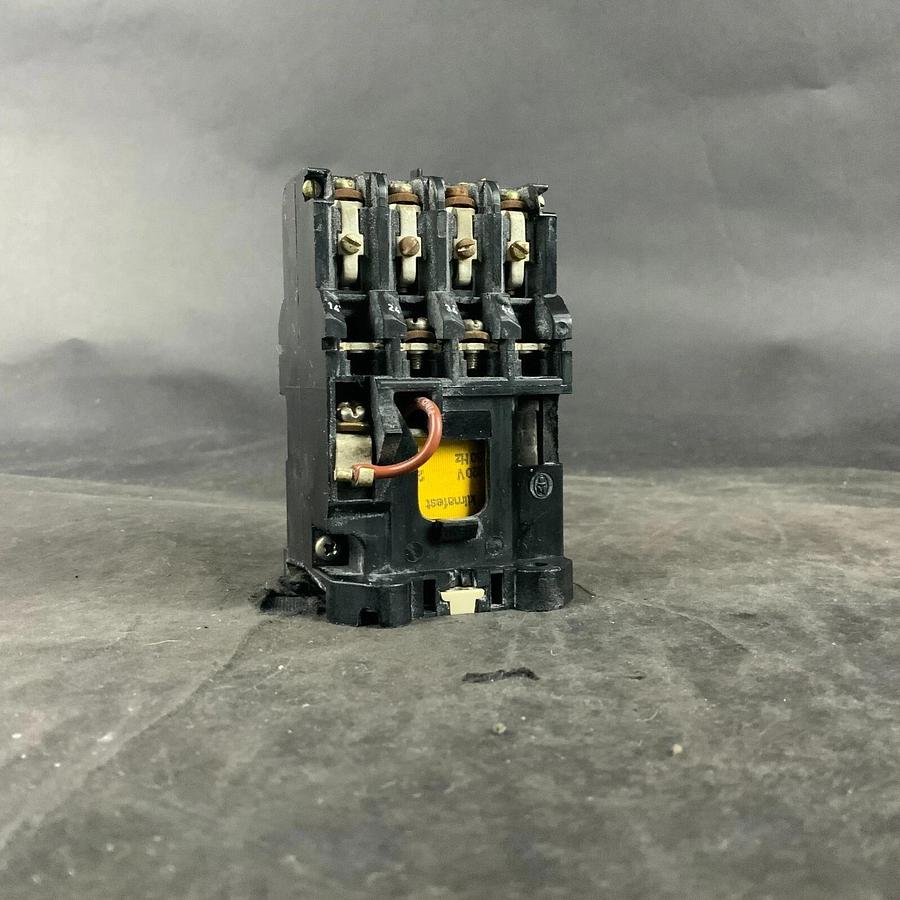 Used KLOCKNER MOELLER DILOOL-44 CONTACTOR ($35 OBO)