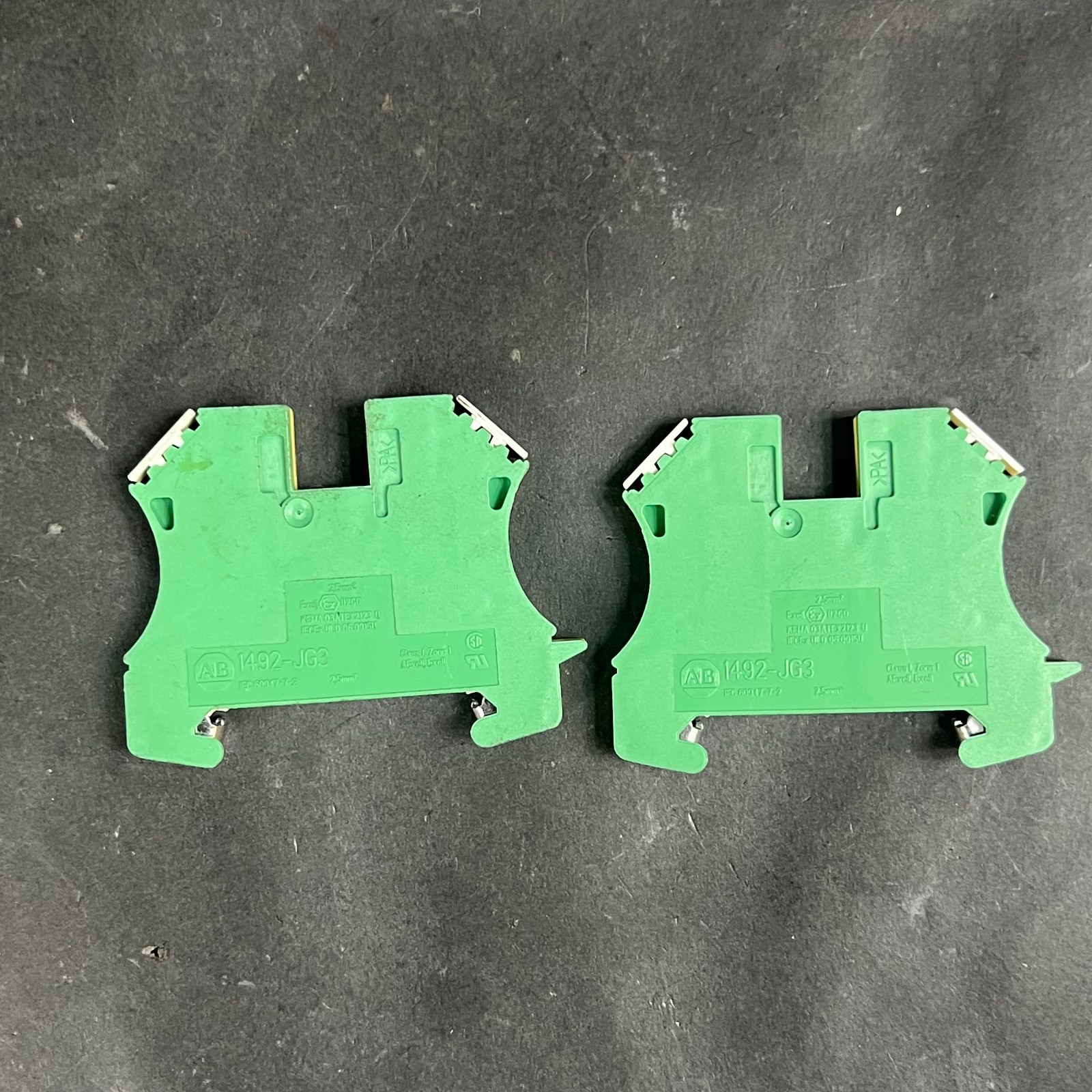 Used ALLEN BRADLEY 1492-JG3 TERMINAL BLOCK - SET OF 2 ($10 OBO)