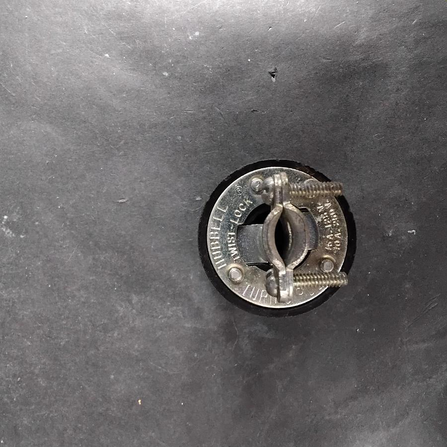 Used HUBBELL TWIST LOCK CONNECTOR BODY ($9 OBO)