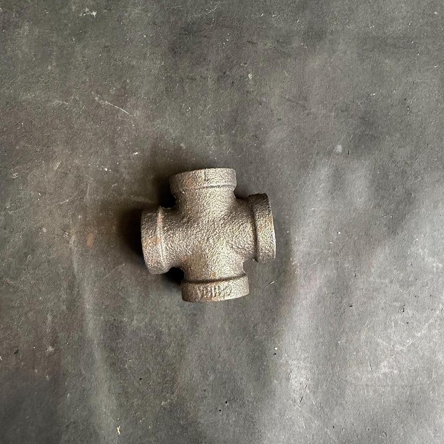 Used MSC 1/4” CROSS BLK NULINE FITTING