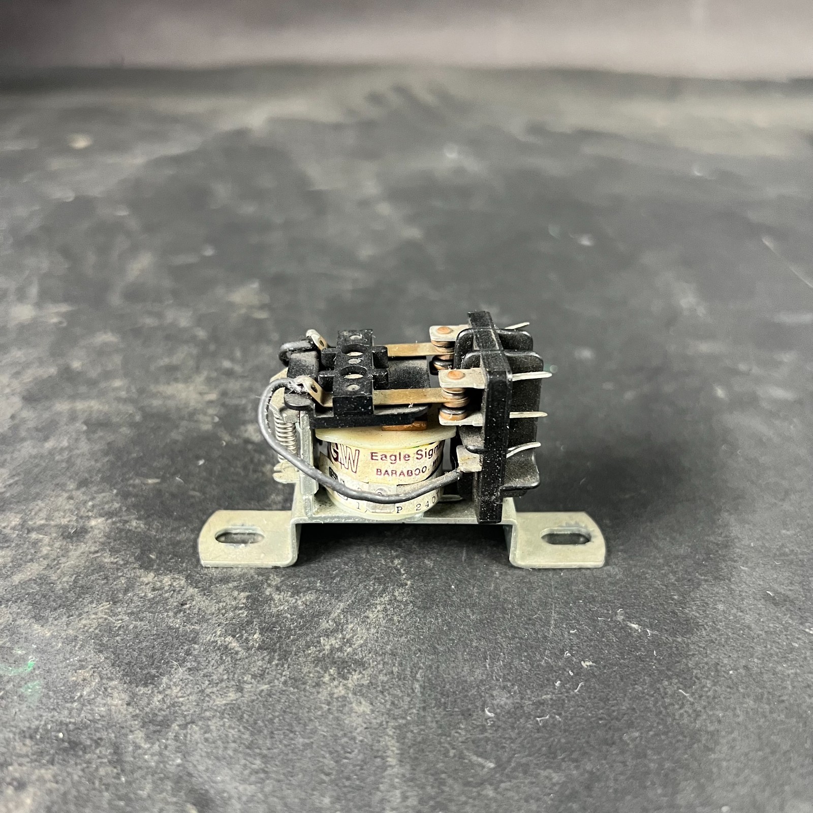 Used EAGLE SIGNAL 25E2CA12009 GENERAL PURPOSE RELAY ($8 OBO)