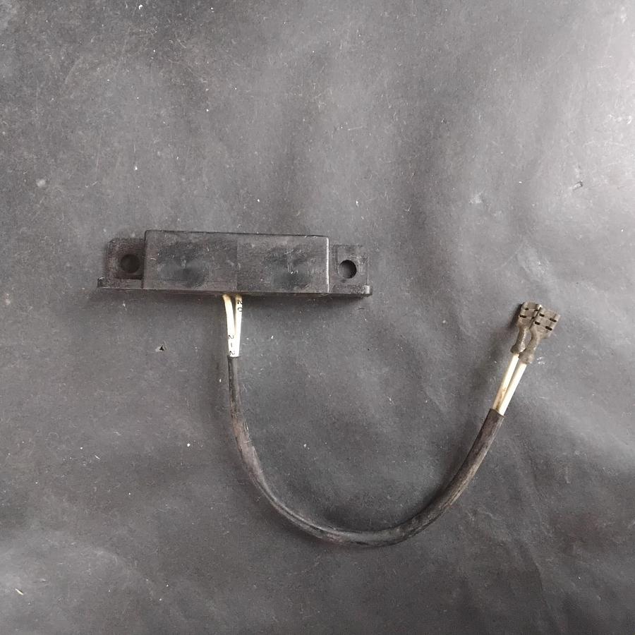 Used HONEYWELL 40FR1-3 PROXIMITY REED SENSOR ($30 OBO)