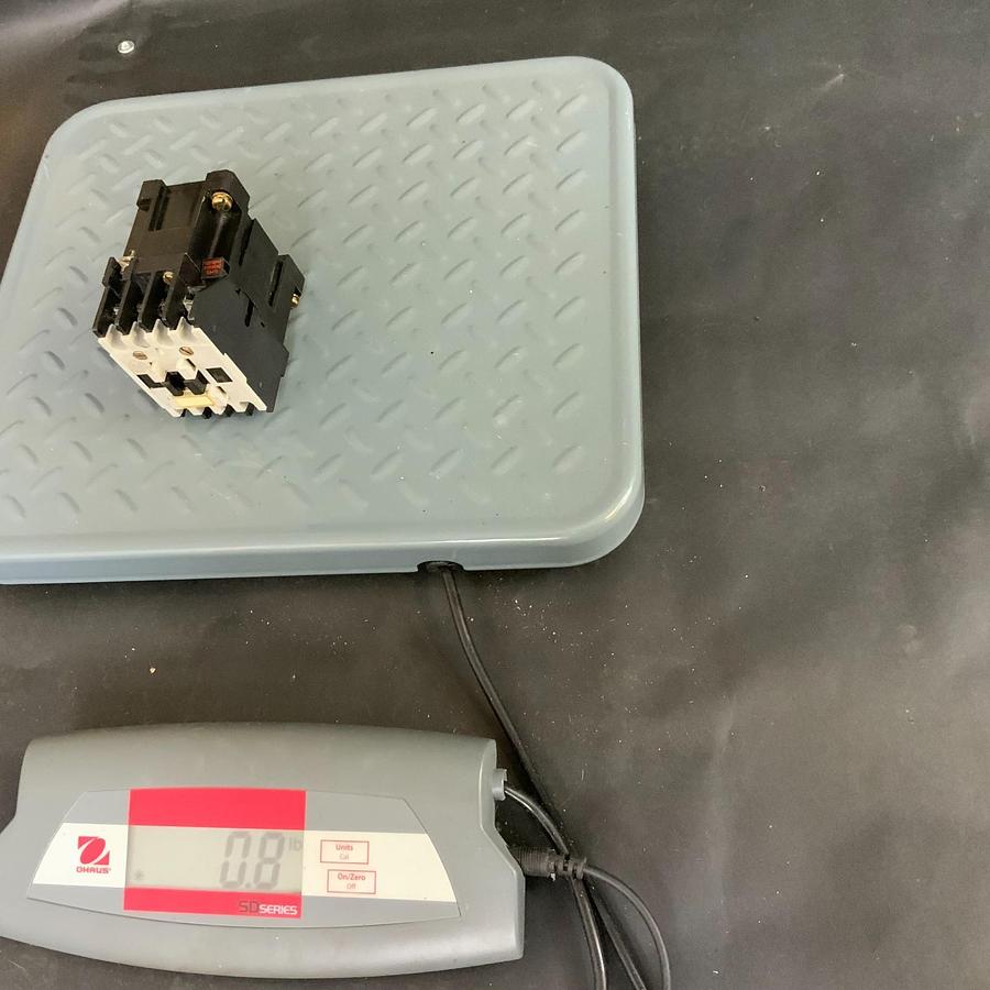 Used ALLEN BRADLEY 100-AO9ND3 CONTACTOR 9AMP ($15 OBO)