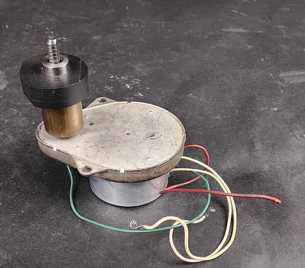 Used A.W HAYDEN L 81366-P4 SYNCHRONUS MOTOR ($46 OBO)