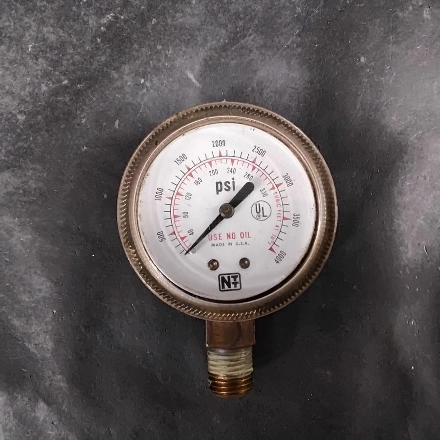 Used NTT 0-4000 PSI PRESSURE GAUGE ($13 OBO)