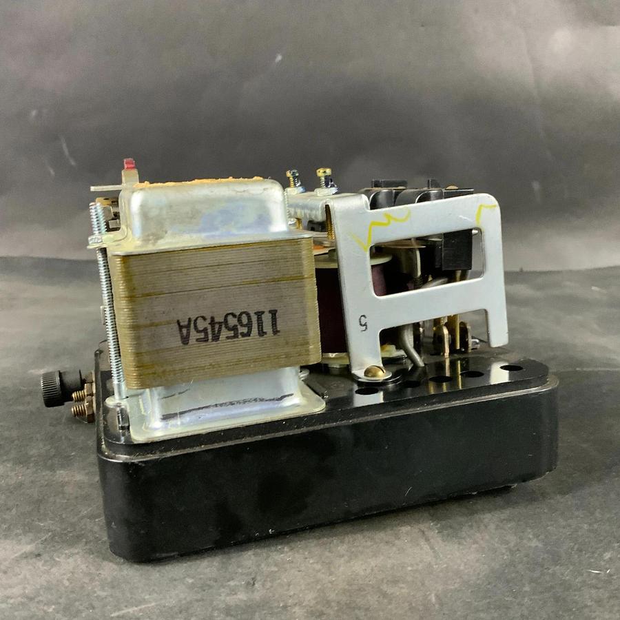 Used HONEYWELL RA890E FLAME CONTROL RELAY ($125 OBO)