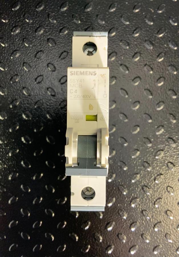 Used SIEMENS 5SY4104-7 ($24.99/EACH OBO)
