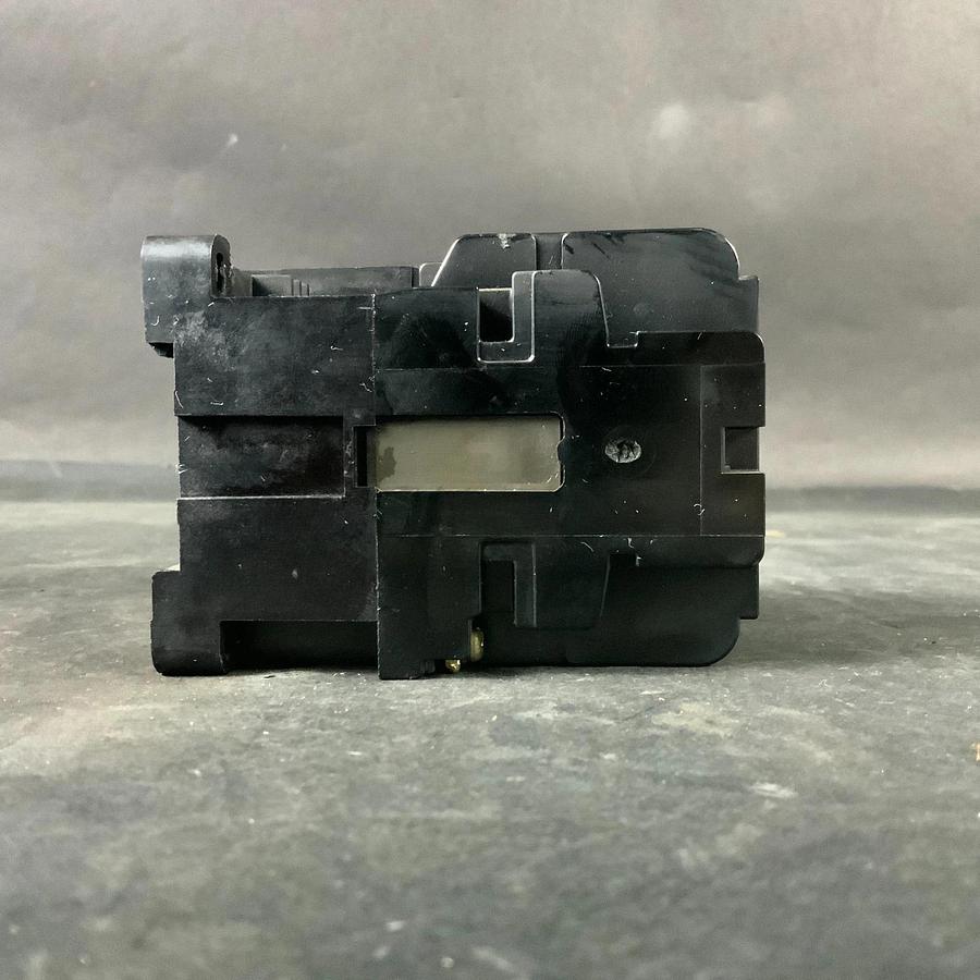 Used HITACHI H20 MAGNETIC CONTCTOR ($30 OBO)