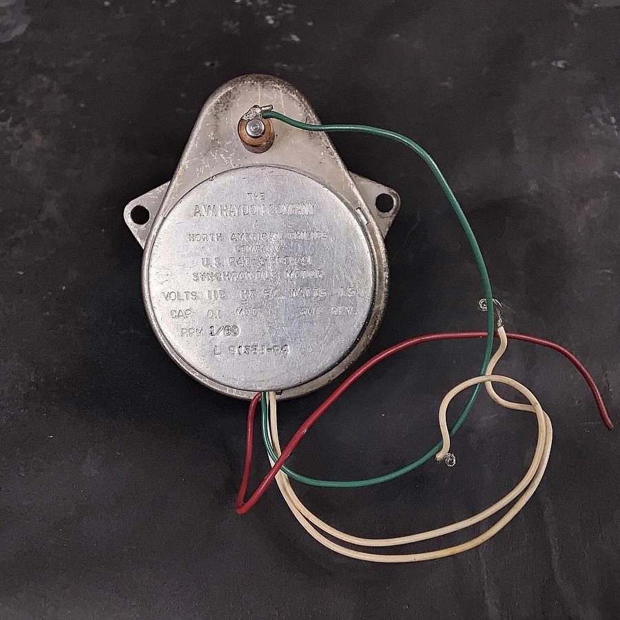 Used A.W HAYDEN L 81366-P4 SYNCHRONUS MOTOR ($46 OBO)