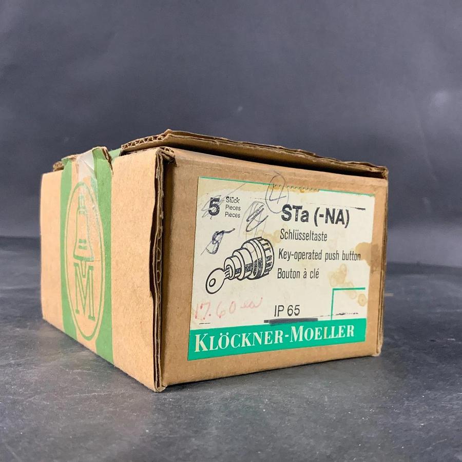 Used KLOCKNER MOELLER STA(-NA) KEY-OPERATED PUSH BUTTON - QTY 4 ($40 OBO)