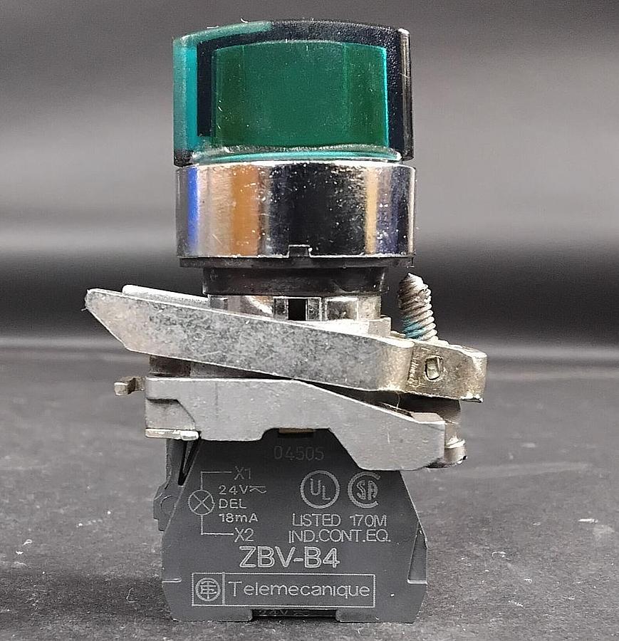 Used SCHNEIDER ZBE-101 GREEN SELECTOR SWITCH ($11 OBO)