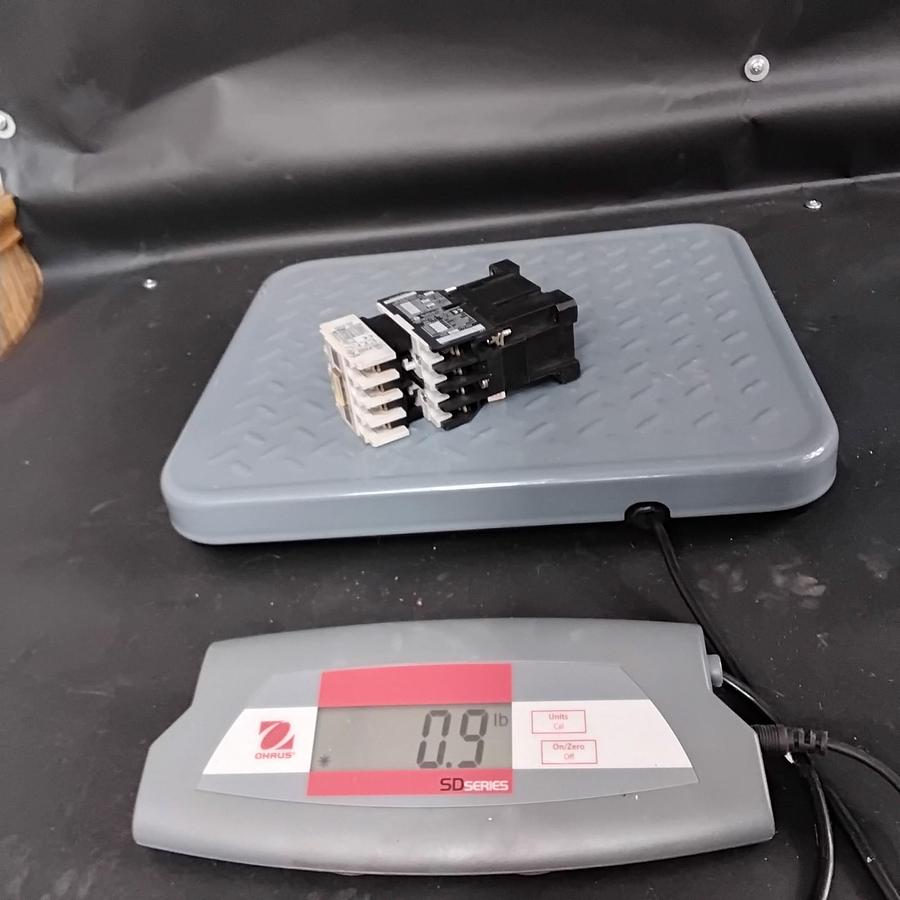 Used ALLEN BRADLEY 100-A12ND3 MAGNETIC CONTACTOR W/ 195-FA22 CONTACT BLOCK ($40 OBO)