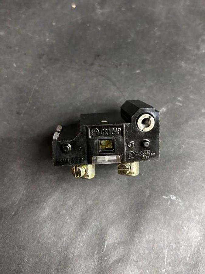 Used GENERAL ELECTRIC CR104P CONTACT BLOCK ($11 OBO)