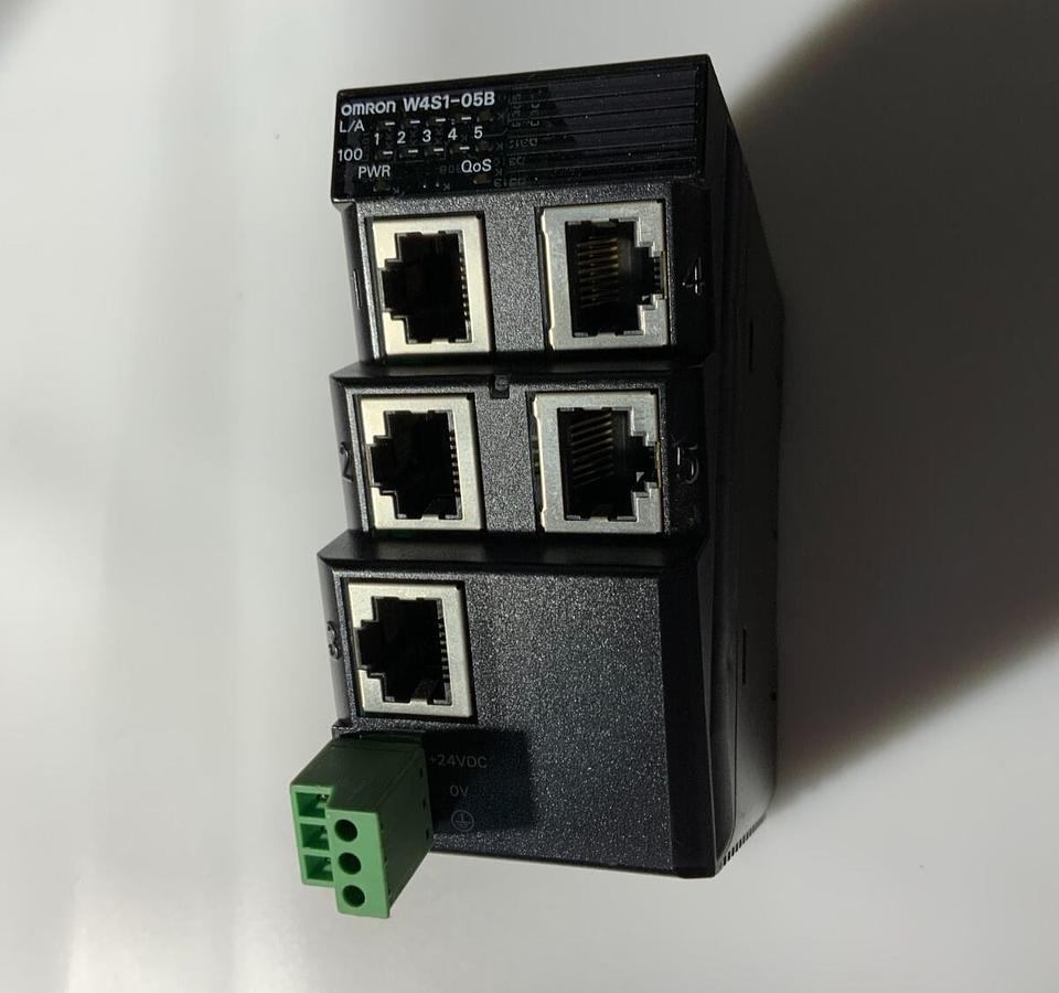 Used OMRON W4S1-05B - PLC SWITCHING HUB ($75 OBO)