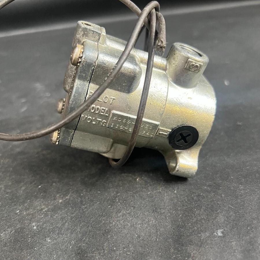 Used PARKER K065 1035 SOLENOID VALVE ($60 OBO)