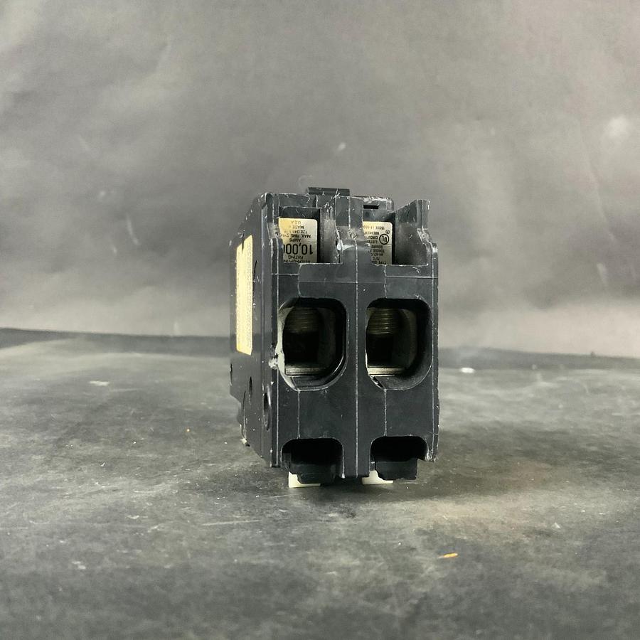 Used SQUARE D Q02100 CIRCUIT BREAKER ($35 OBO)