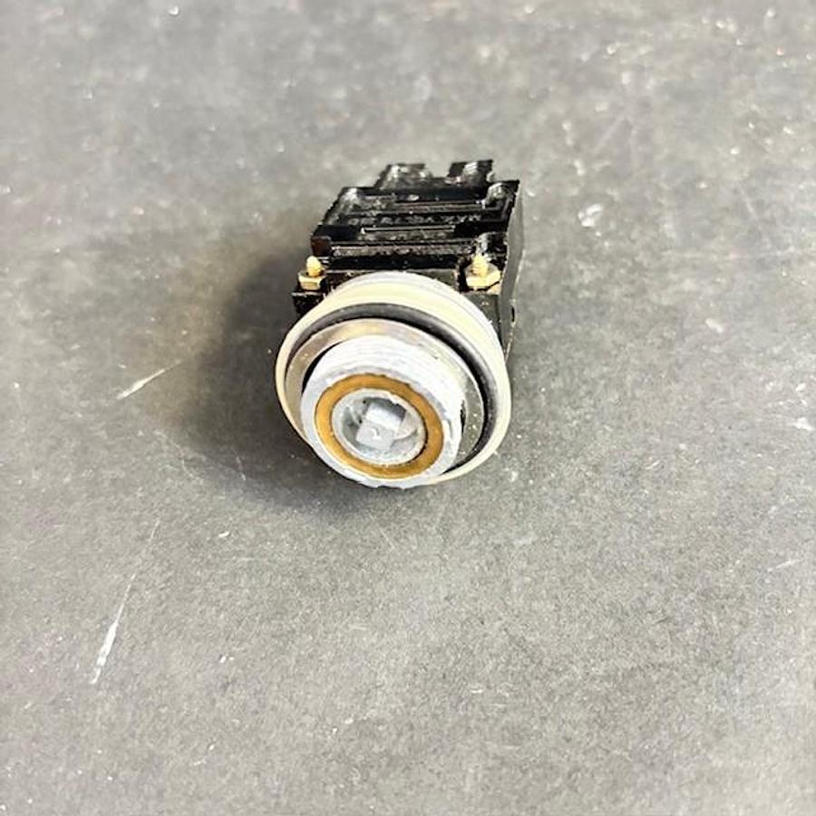 Used GENERAL ELECTRIC CR104G CONTROL SWITCH COMPONENT