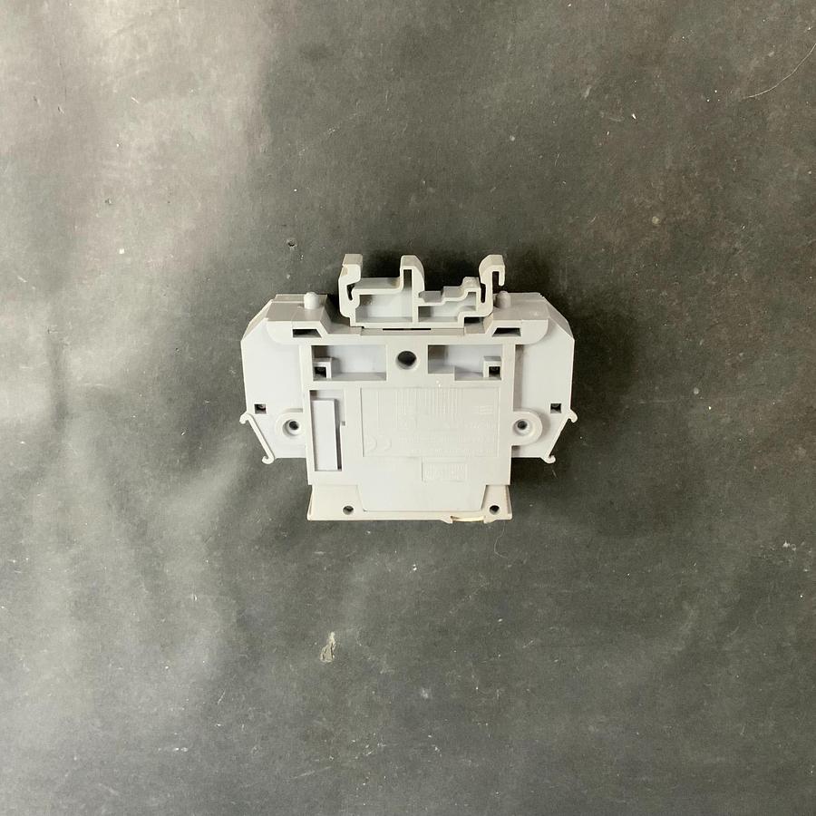 Used ENTRELEC MB10/22SF TERMINAL BLOCK ($5 OBO)